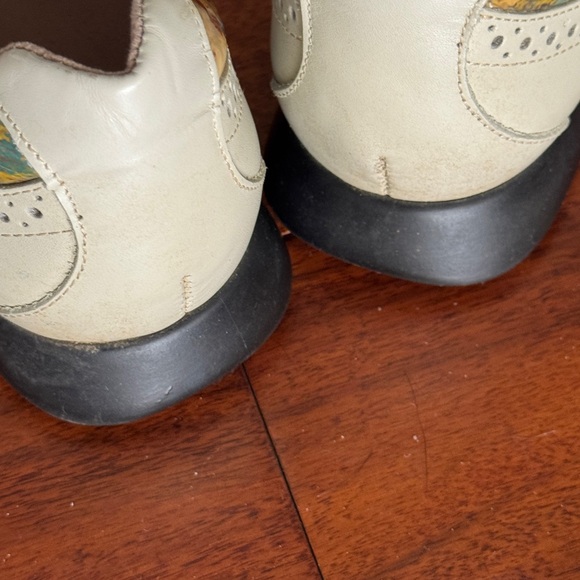 Sandbaggers Madison II Women's Golf SHoes Size 7.5 Beige Floral Wingtip Slip On - Picture 6 of 7